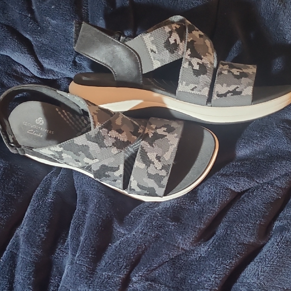 Clarks Black and Gray Sandals with Cross-Strap Design